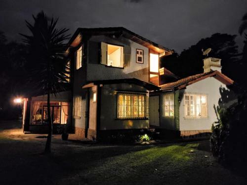 Hostal Pinati Guest House