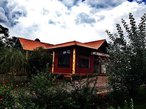 Hostal Caf� E Cabanas Lenha No Fogo