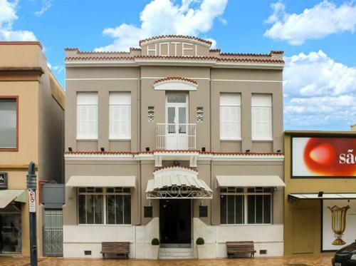Hotel D'oeste
