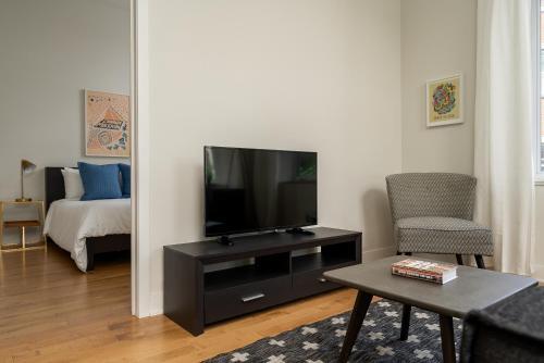 Apartment On Rue De La Visitation 201