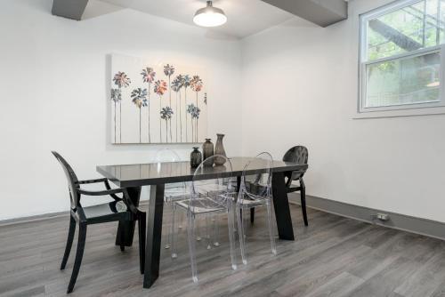 Three-bedroom Apartment On Saint Laurent Boulevard 2b