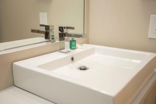 Apartamento Obasa Suites Hallmark