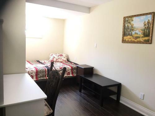Hostal Toronto Downtown Comfortable Home
