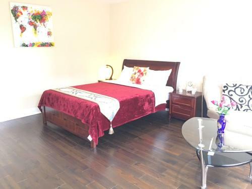 Hostal Toronto Downtown Comfortable Home