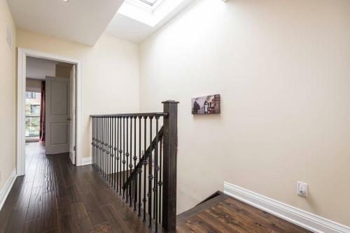 Hostal Toronto Downtown Comfortable Home