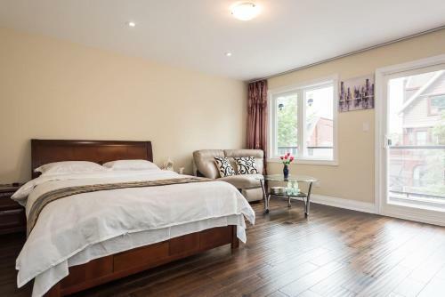 Hostal Toronto Downtown Comfortable Home