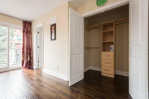 Hostal Toronto Downtown Comfortable Home