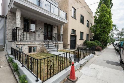 Hostal Toronto Downtown Comfortable Home