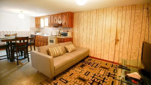 Hostal Comfort Yorkdale Residence