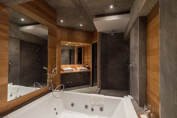 Hotel Awa