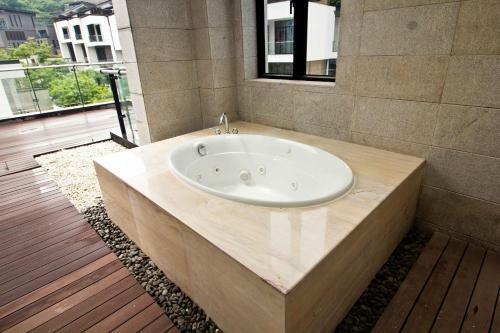 Guangzhou Conghua Hot Spring Ming Yue Shan XI Villa