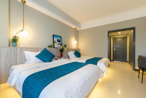 Wind & Moon Holiday Home