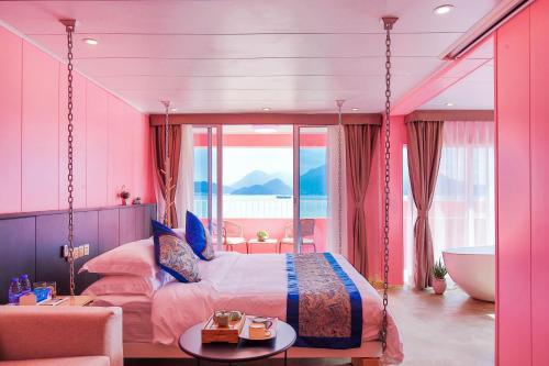 Wind & Moon Holiday Home