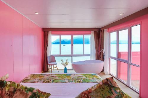 Wind & Moon Holiday Home