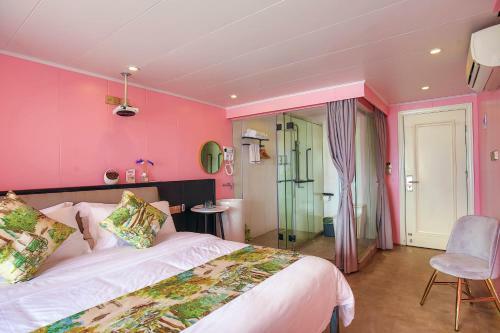 Wind & Moon Holiday Home