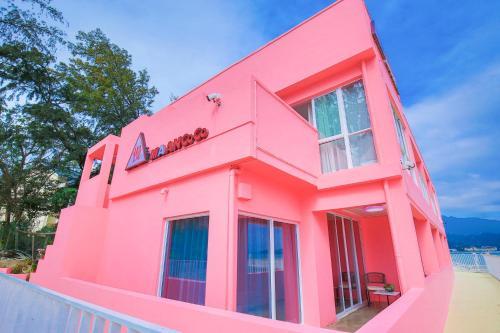 Wind & Moon Holiday Home
