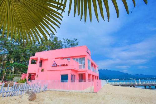 Wind & Moon Holiday Home