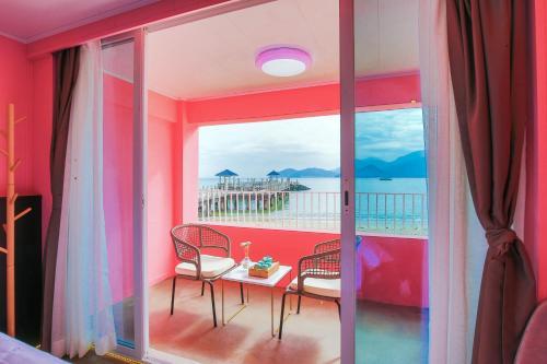 Wind & Moon Holiday Home