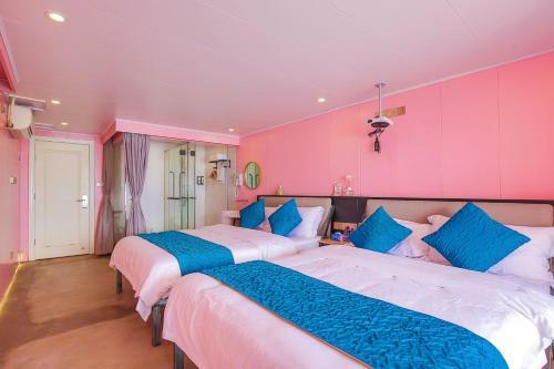 Wind & Moon Holiday Home