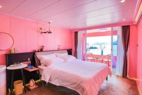 Wind & Moon Holiday Home