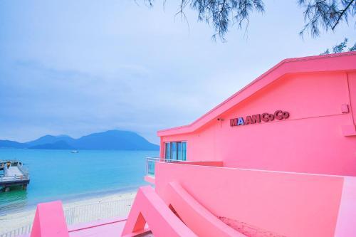 Wind & Moon Holiday Home