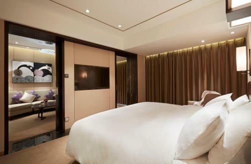 Imperial Dragon Bay Purejoy Hotel