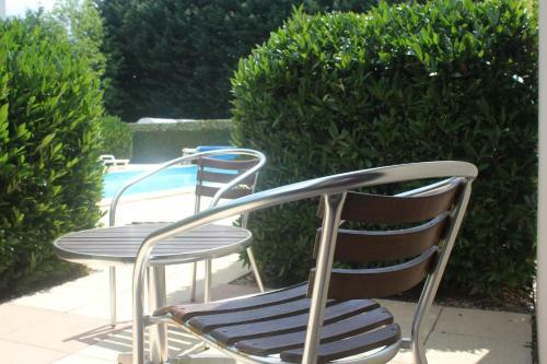 Hotel Logis Les Dineux Village