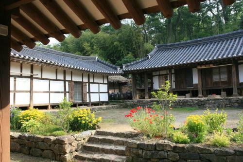 Hostal Yongwook Lee's Traditional House