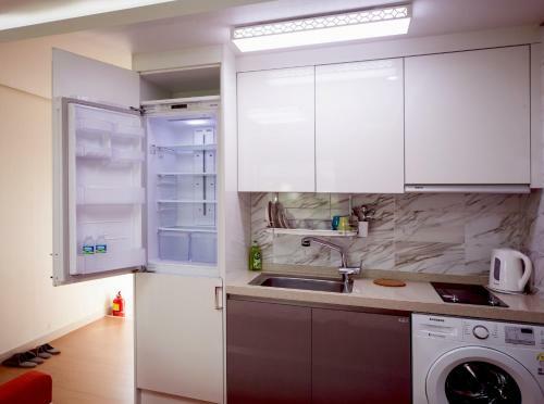 Hostal Ara Stay