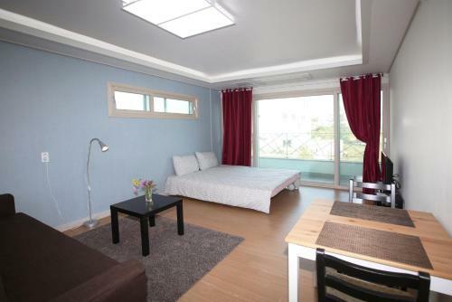 Hostal Ara Stay