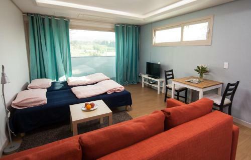 Hostal Ara Stay