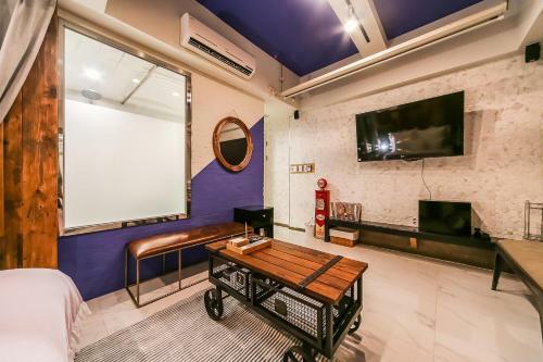 February Hotel Susung