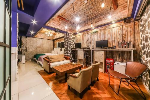 February Hotel Susung