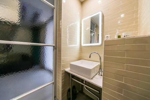 February Hotel Susung
