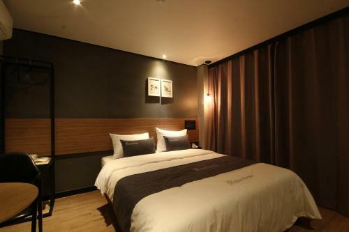 Hotel The May