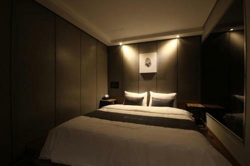 Hotel The May