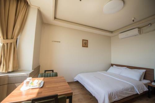 Chungmu Beach Hotel