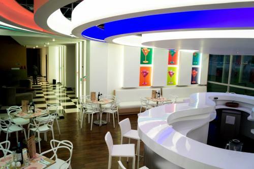 Pop Art Hotel Tocancip� Y Centro De Convenciones