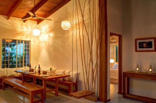 Hotel Moana Surf Resort