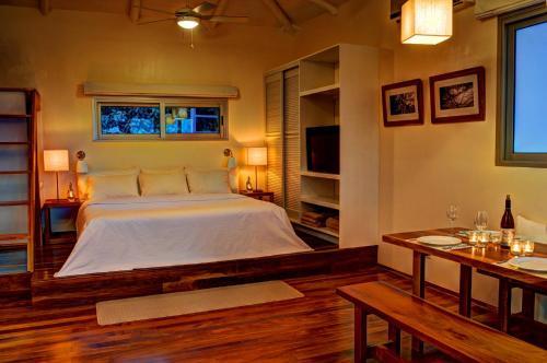 Hotel Moana Surf Resort