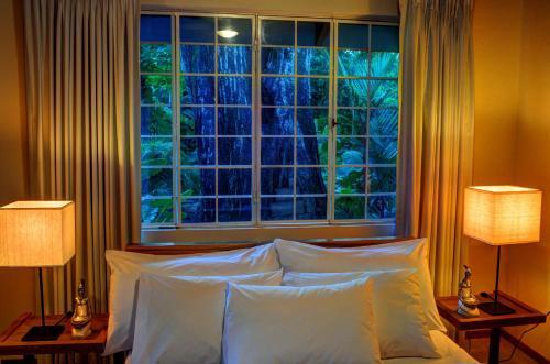 Hotel Moana Surf Resort