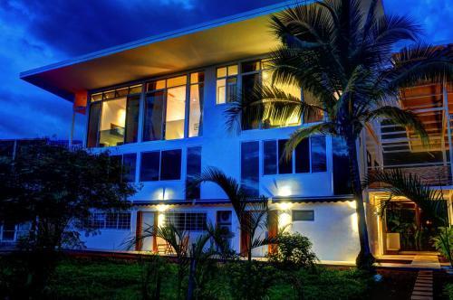Hotel Moana Surf Resort