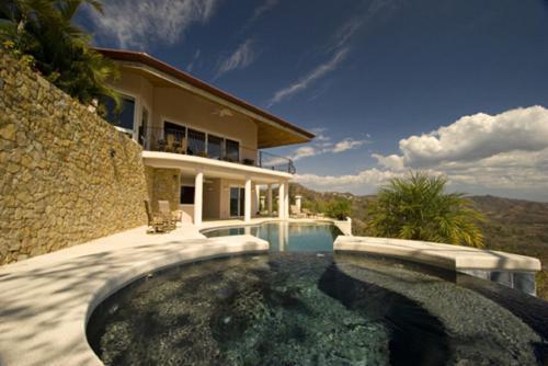 Villa Casa Thu Luxury Home