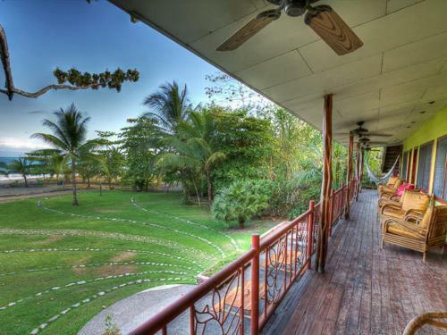 Hotel Iguana Lodge Beach Resort And Spa