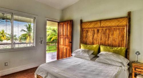 Hotel Iguana Lodge Beach Resort And Spa
