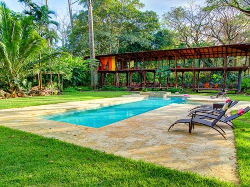 Hotel Iguana Lodge Beach Resort And Spa
