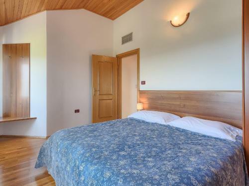 Country House Buje 5711