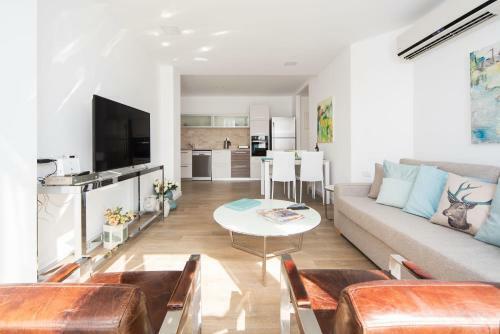 Sea N' Rent Hayarkon Sunny Beach Apartments