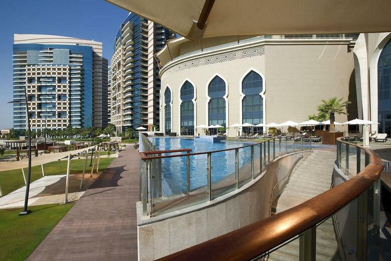 Bab Al Qasr Hotel