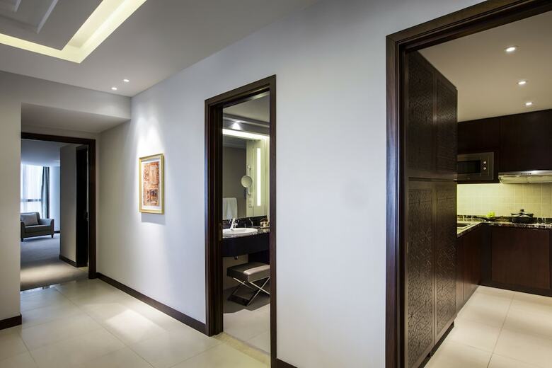 Bab Al Qasr Hotel